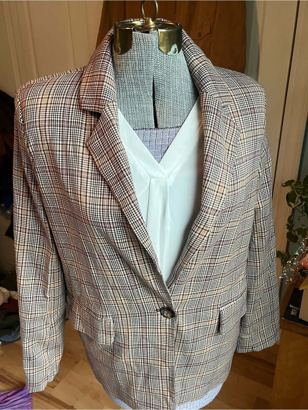 SO Plaid Single-Button Blazer in Cream, Tan and Black size small